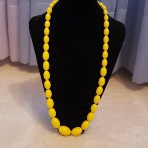 Vintage yellow bead necklace